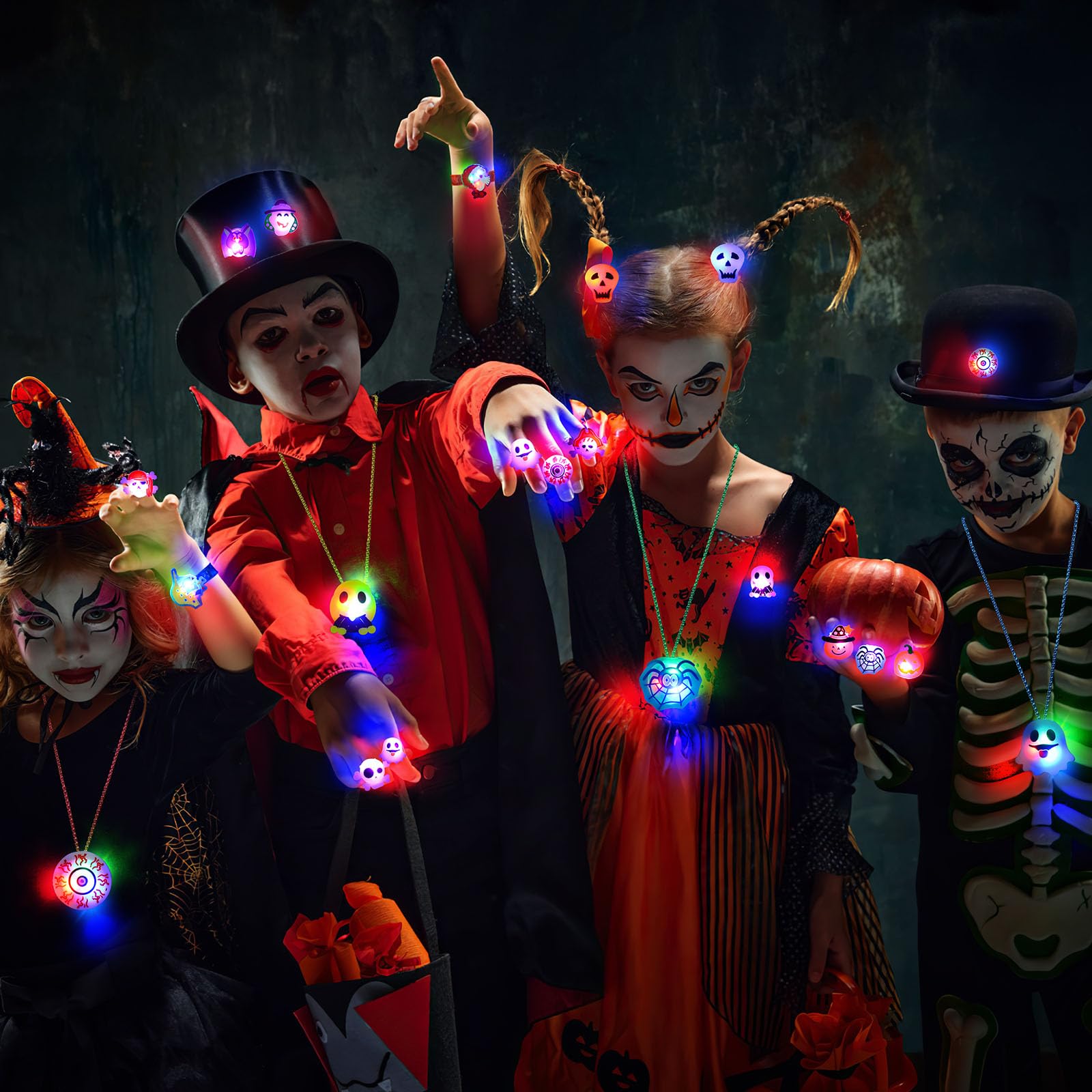 118 PCS Halloween Party Favors Bulk, 80 Rings, 14 Brooches, 12 Necklaces, 12 Bracelets,Halloween Toys for Kids, Glow in the Dark Toys, Bulk Halloween Goodie Bag Fillers, Halloween Party Supplies