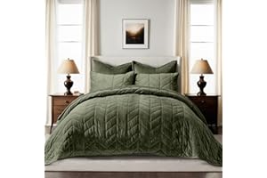 EVERGRACE 3 Pieces Luxurious Velvet King Quilts, Ultra Soft Lightweight Velvet Comforter Set, Matelasse Oversized Bedspread Coverlet for All Season with 2 Shams, Olive Green, 108"x96"