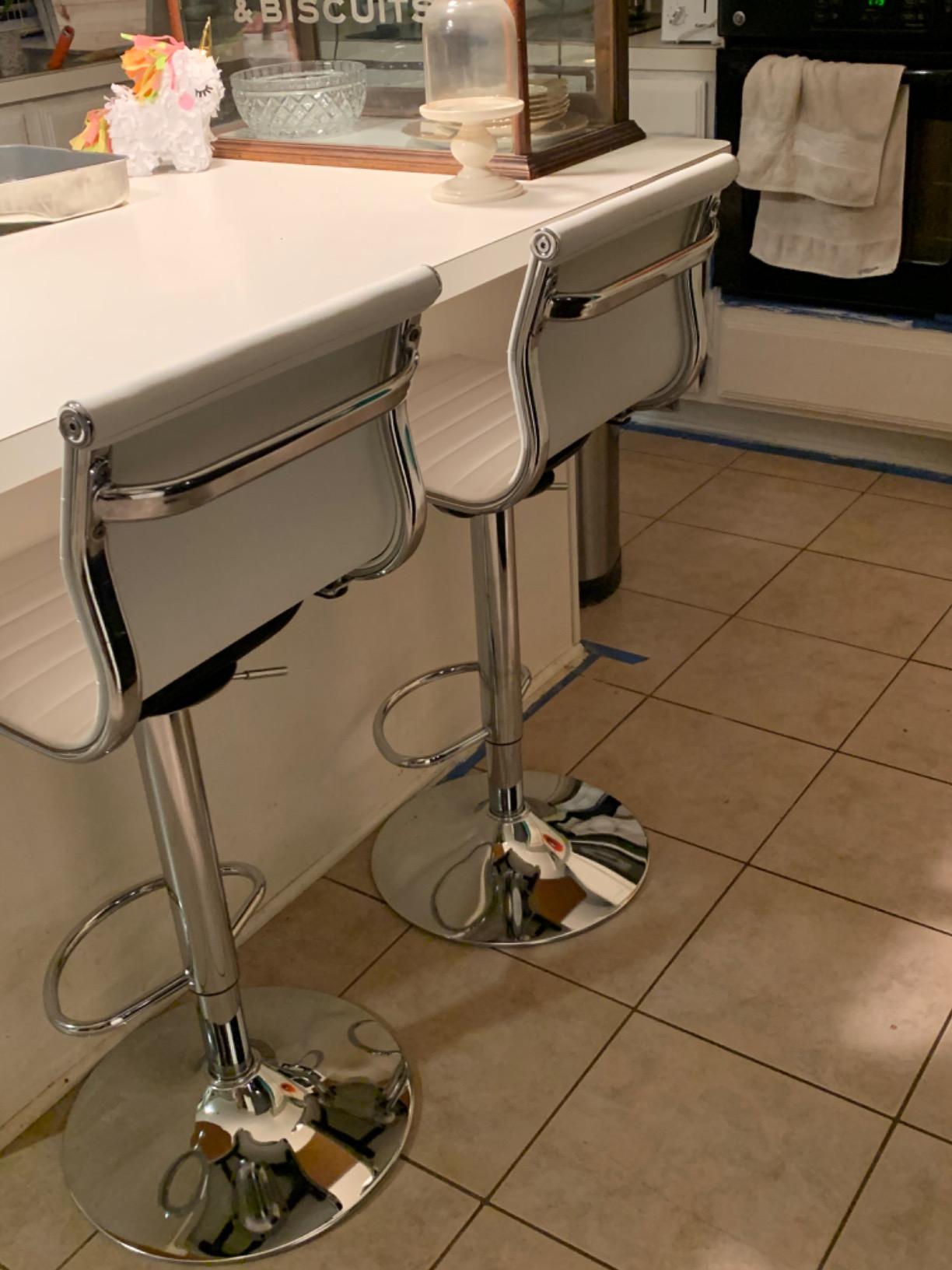 30/mo Finance Sidanli White Adjustable Swivel Counter Bar Stool