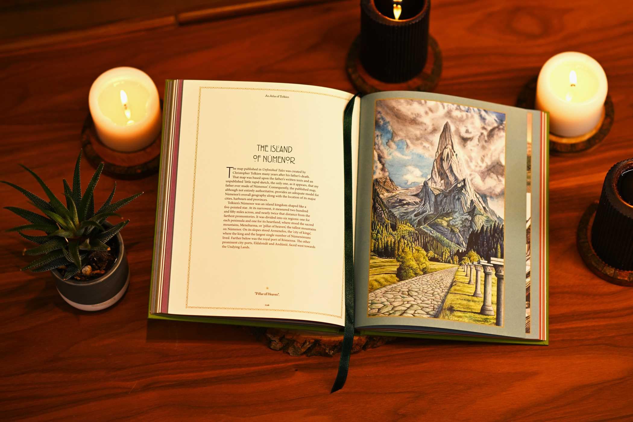 Atlas of Tolkien Deluxe Edition (Deluxe Tolkien)