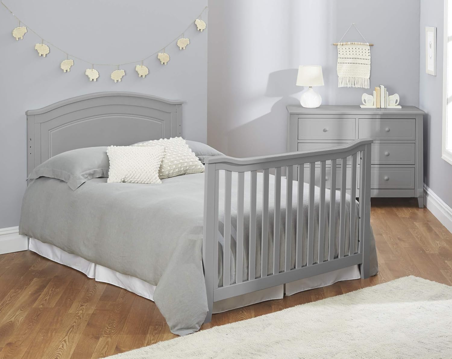 berkley round top panel crib