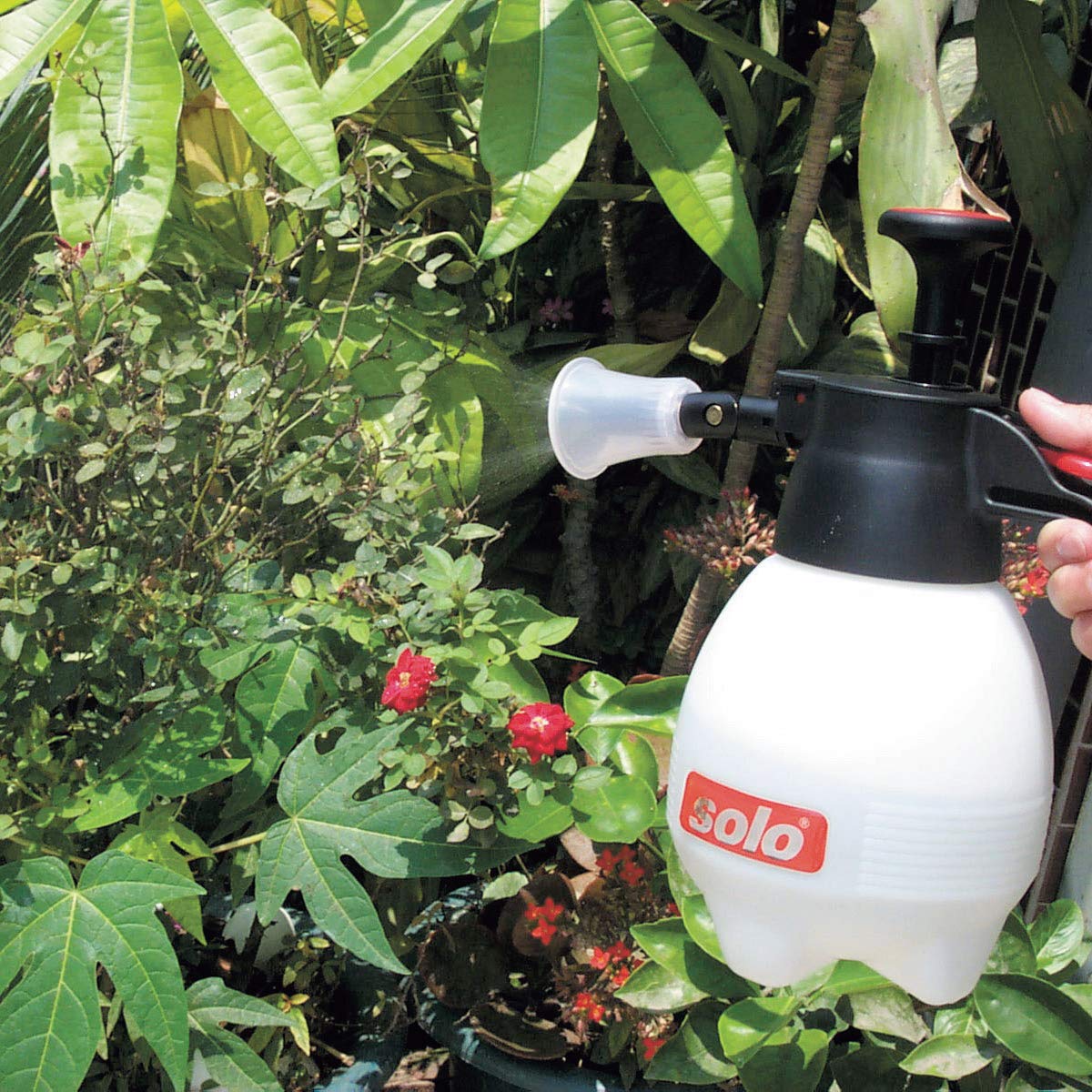 Solo 418 One-Hand Pressure Sprayer, 1-Liter, Ergonomic Grip for Gardening, Fertilizing, Cleaning & General Use Spraying: Industrial & Scientific