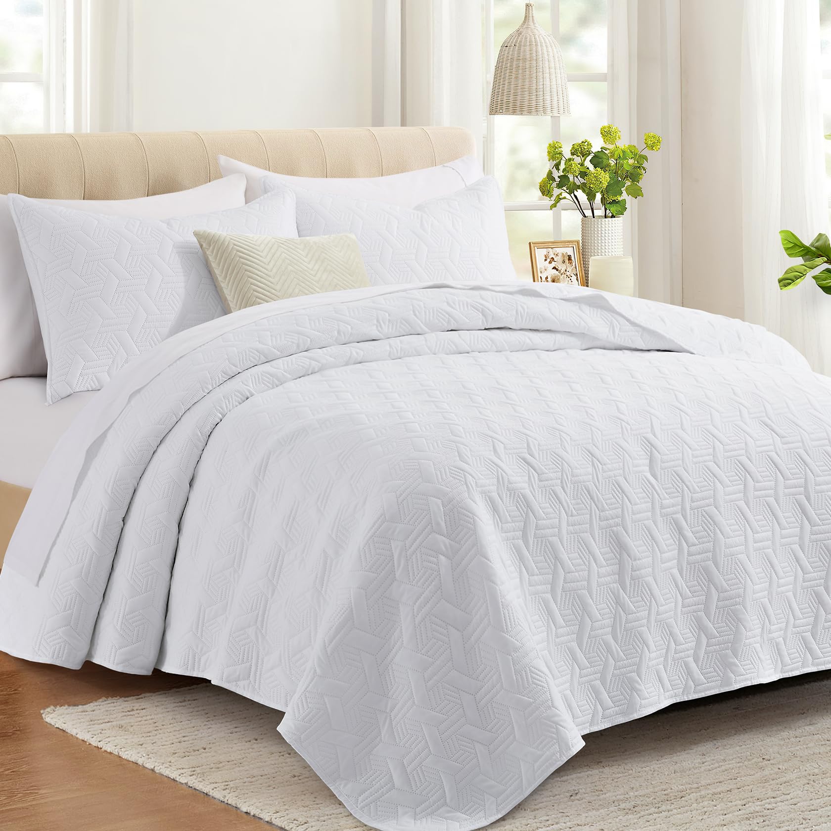 Photo 1 of Lavsiry White Quilt King Size Bedding Set, Summer Thin Microfiber Quilted Bedspread & Coverlet, Soft Lightweight Comforter for All Seasons - 3 Piece(1 Quilt, 2 Pillow Shams)