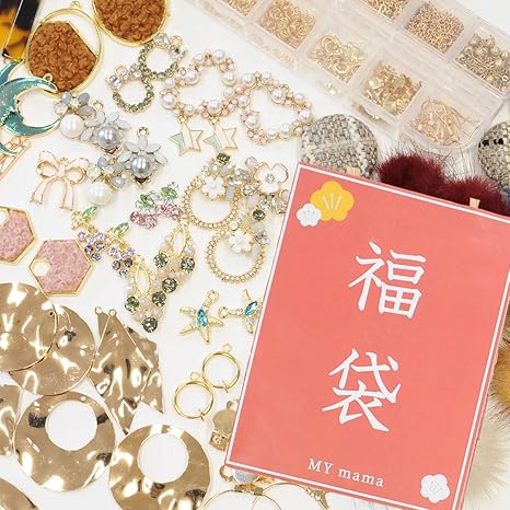 Amazon がっつり アクセサリー 福袋 50種以上 パーツ スタンド ビジュー チェーン チャーム イヤリング アクセサリーパーツ 通販