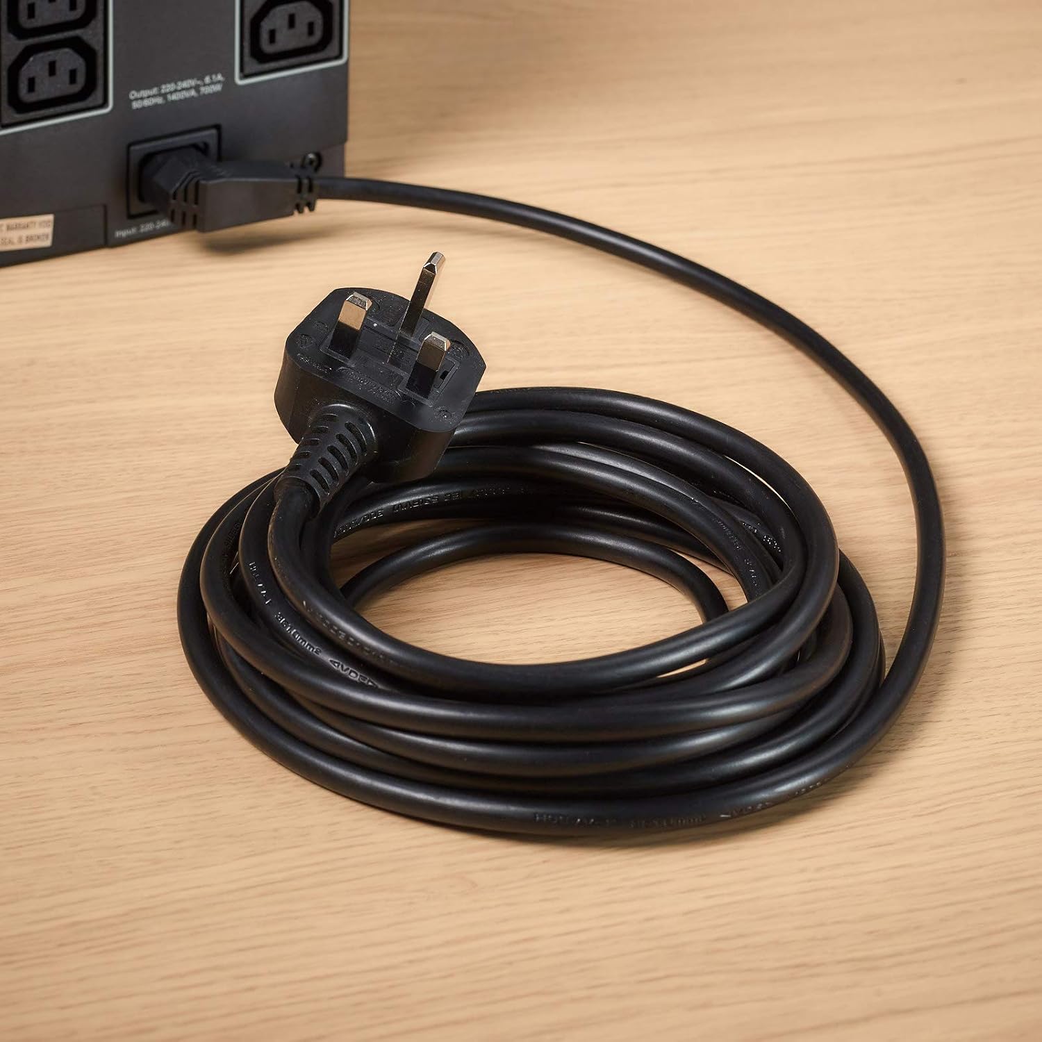 Computer Spares 10m UK Right Angled Kettle Lead Computer Power Lead 3 ...