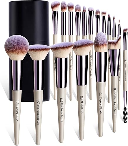 Amazon.com: MAC Golden Touch Mini Brush Kit, 5 Piece Set : Beauty