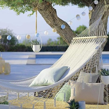 Amazon Co Jp ハンモックマクラメレーススイング 手作りの織メッシュレースタッセルロープチェアをハンギング 屋内と屋外のコーヒーハウスレイジー ホーム キッチン