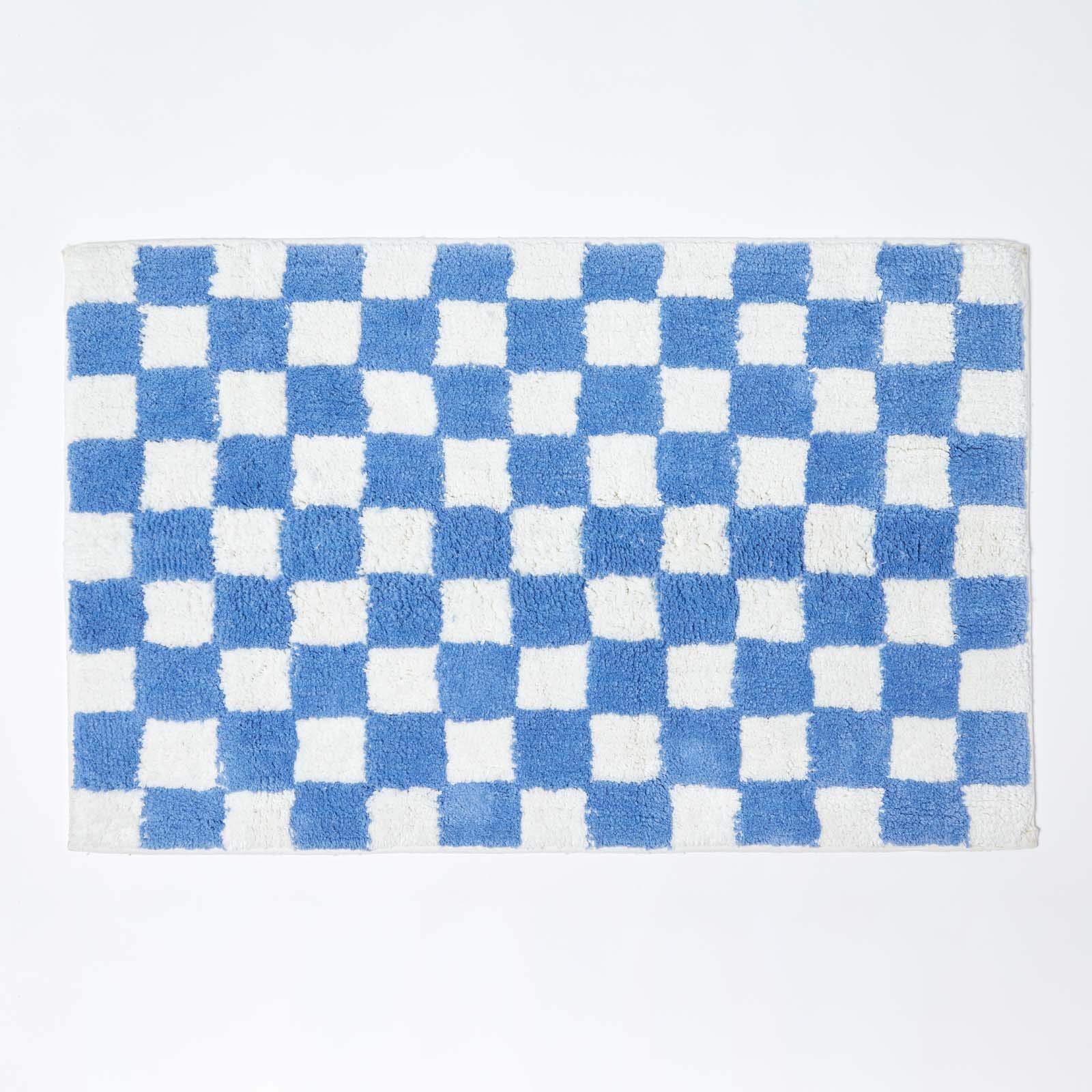 HOMESCAPES Super Absorbent Soft 100% Cotton ‘Brighton’ Blue and White Bathmat with Checkerboard Geometric Pattern and Non Slip Latex Backing, 50 x 80 cm Large Shower Mat Washable