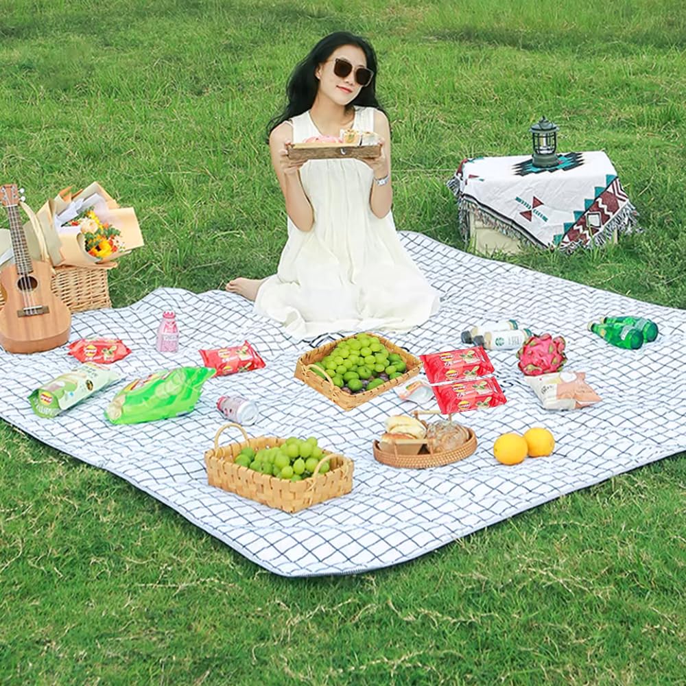 Photo 1 of K Y KANGYUN Extra Large Picnic Blanket Outdoor Beach Blankets, Water-Resistant Foldable Sandproof Blankets Cute Picnic Mat for Beach, Camping Grass Lawn Park Mats (White, 80x60 in)