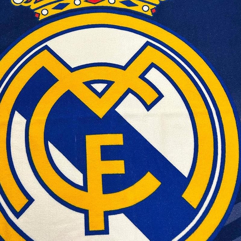 Toalla Real Madrid – Toalla Oficial con Diseño Exclusivo, Escudo y Colores del Club, Ideal para Playa, Piscina, Baño o Deporte, Accesorio Práctico para Aficionados al Fútbol