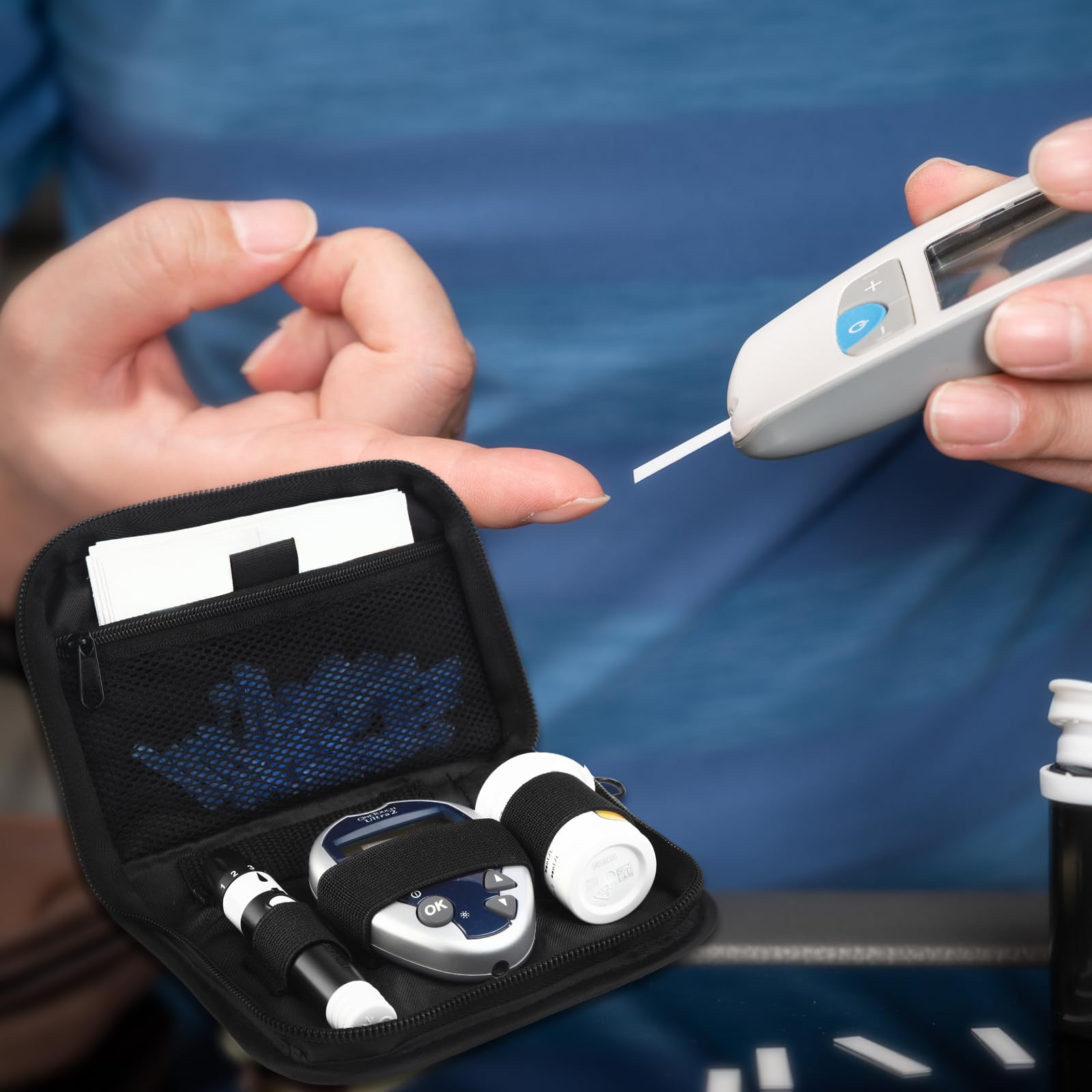 Diabetes Travel Case for One Touch Ultra 2, Blood Glucose Monitor Carrying Case for One Touch Ultra 2/Accu Chek, Diabetic Organizer Carrying Bag Kit