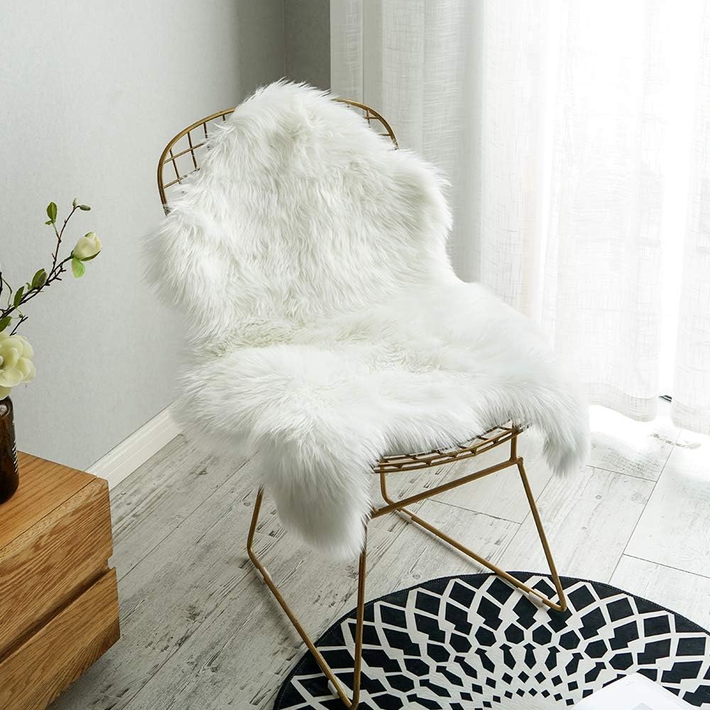 Nordmiex Non Skid Backing Faux Fur Sheepskin Rug-Deluxe Soft Faux Sheepskin Chair Cover, Seat Cushion Pad Plush Fur Area Rugs for Bedroom Sofa Floor, 2ft x 3ft-White