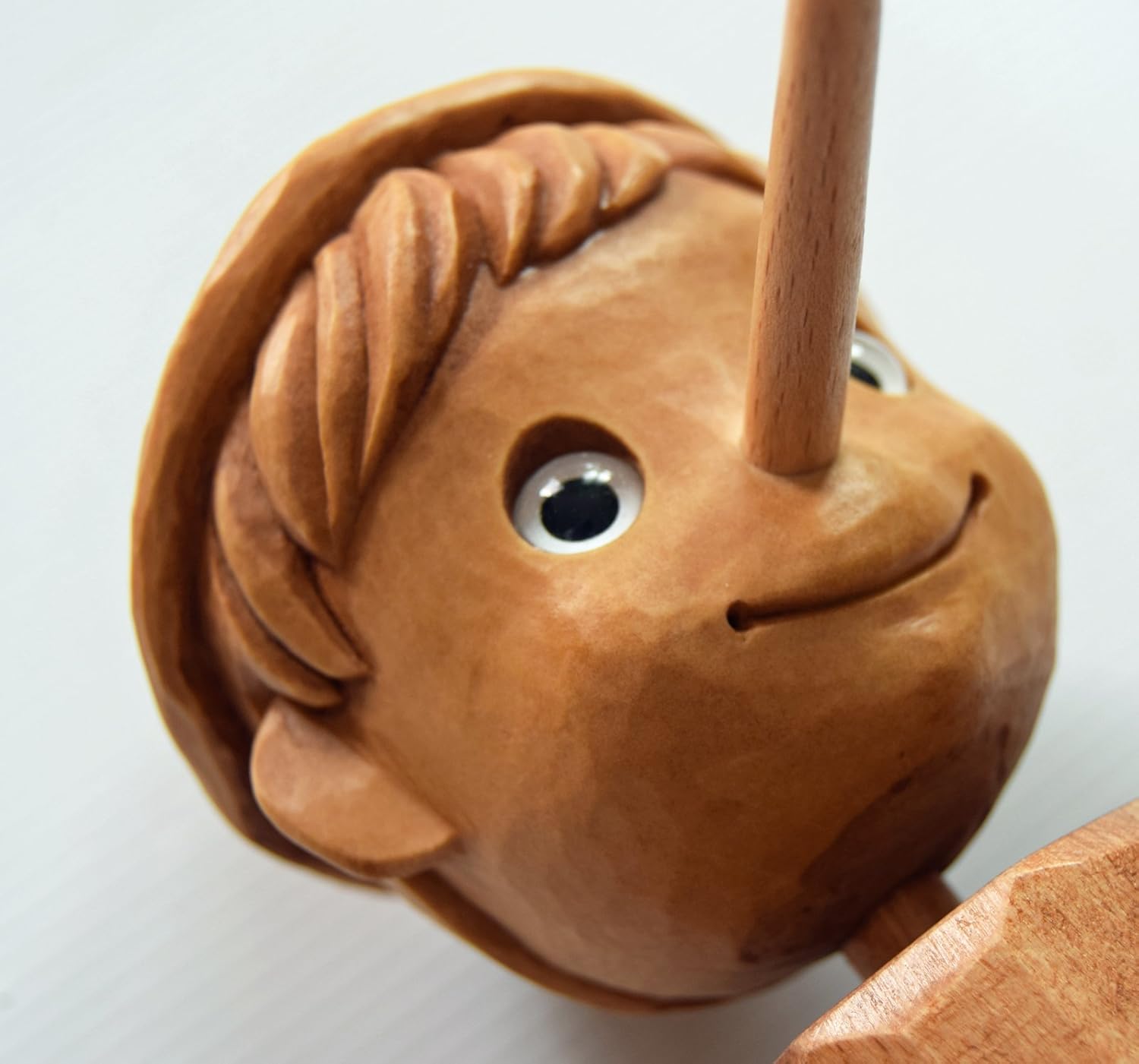 pinocho muñeco de madera