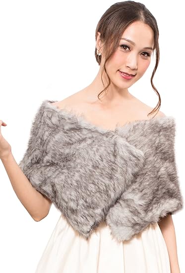 Amazon フェイクファーボレロ 結婚式 挙式 パーティー 二次会 上品