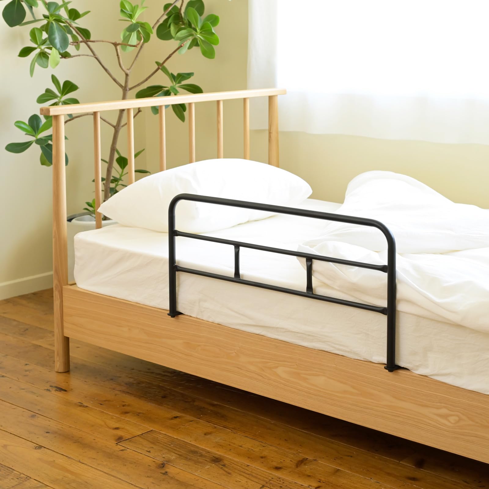 山善(YAMAZEN) ベッドガード 大人 落下防止 布団ずれ防止 取付カンタン 幅74×奥行50.5×高さ36cm 完成品 マットブラック YBG-75(MBK)商品画像