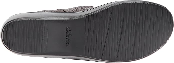 clarks women's delana fairlee ankle bootie