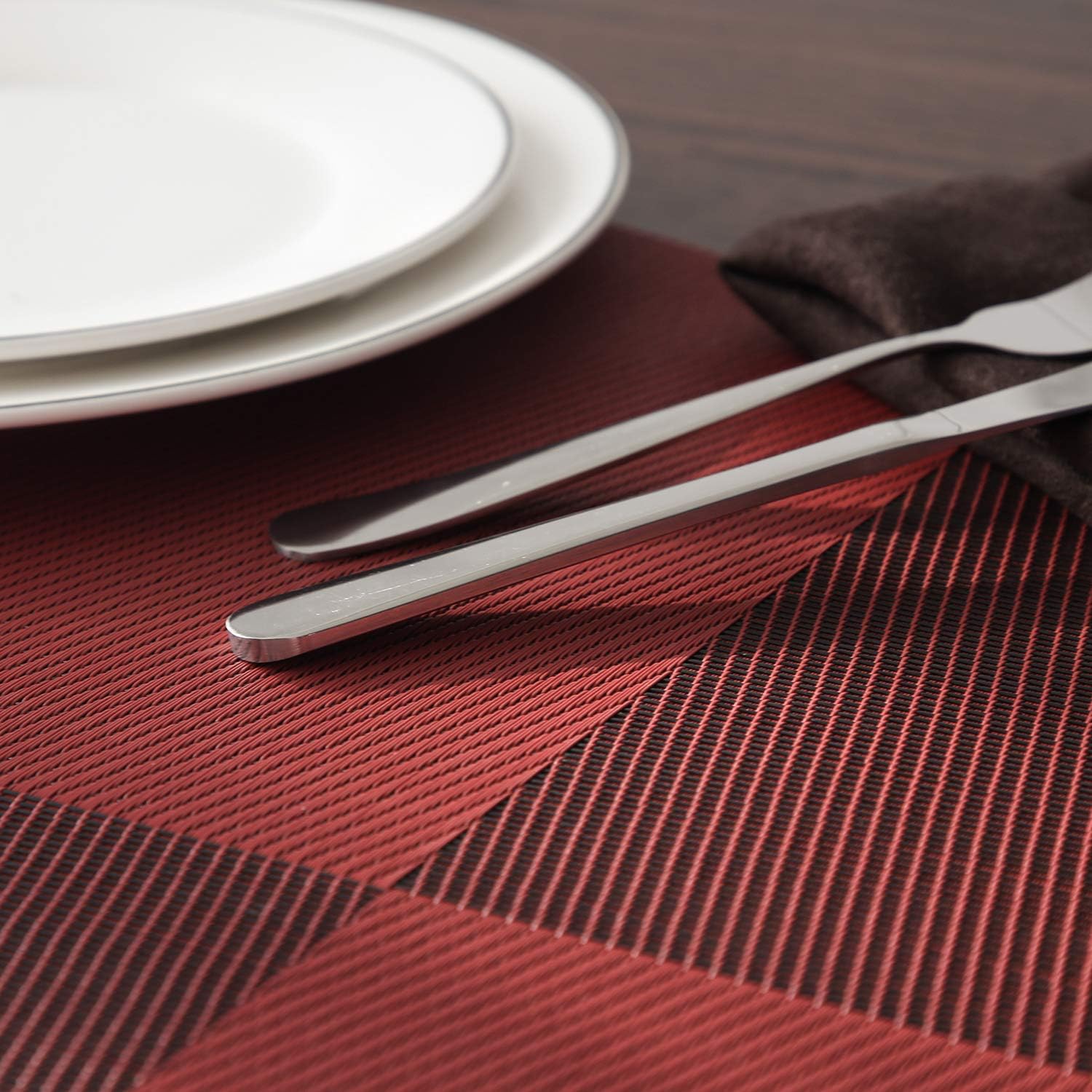 Top Finel Placemats,Plastic Table Mats Set of 8,Heat Resistant Washable Place Mats for Dinner Table,Red: Home & Kitchen