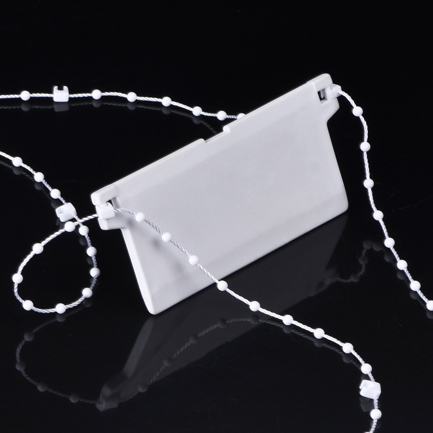 WARNING These reduce risk only! 5 Roller blind beaded chain safety