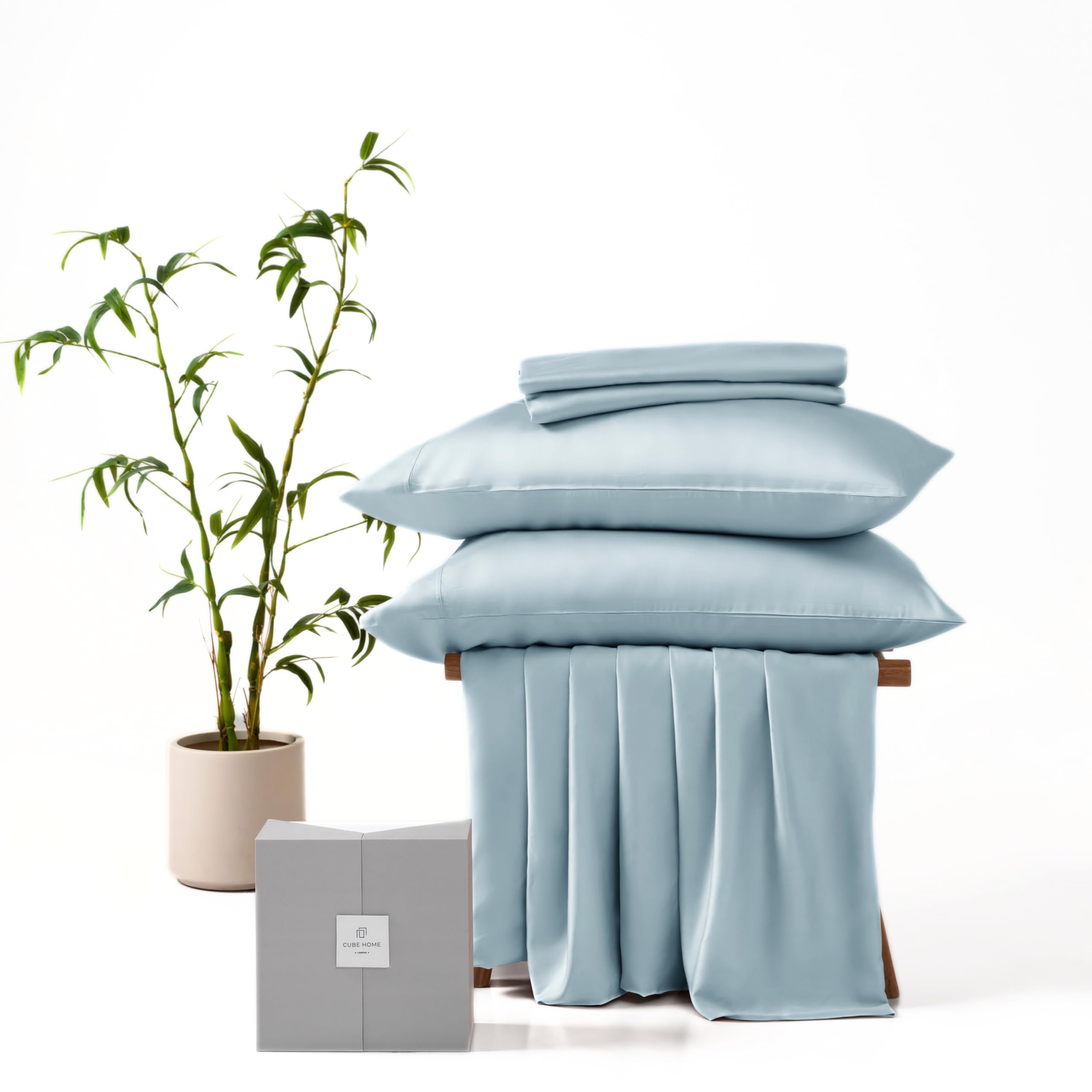 CUBE HOME - Luxury Bedding 4 Pcs Set (260x220cm Duvet Cover + 75x50cm Pillowcases + Deep Pocket Fitted Sheet) 100% Natural Bamboo Soft Cooling Anti-Allergy Anti-Bacterial Super King Bed Light Blue