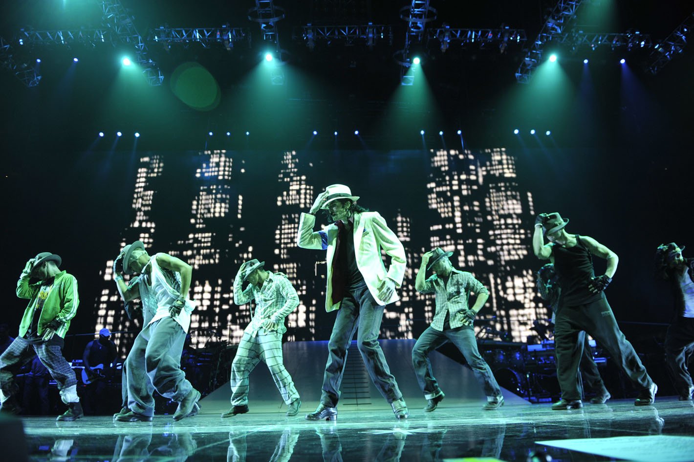 Amazon Com マイケル ジャクソン This Is It 特製ブックレット付き Blu Ray Movies Tv