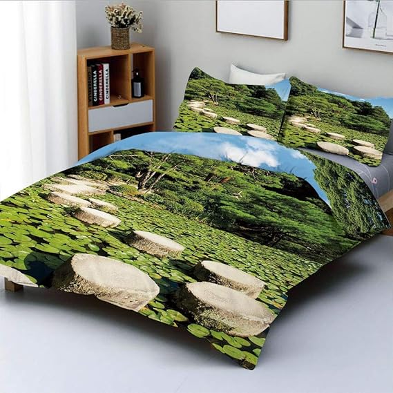 Juego de funda nórdica, camino de piedra en el lago del jardín japonés