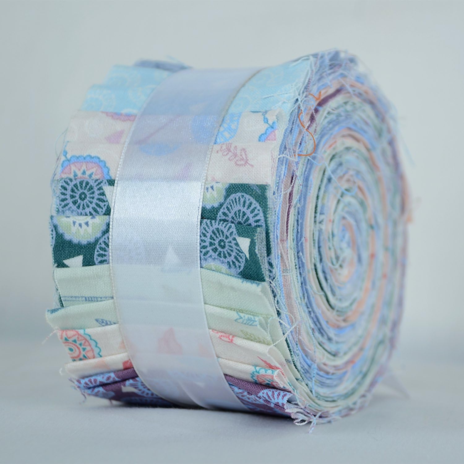 100% Cotton Jelly Rolls Fabric Material for Quilting, Patchwork, Crafts, Sewing Dream a Little Dream by Fabric Freedom - Pack of 20 Strips (2.5 inch Width x 42 inch Length) - approximately 1.25 Metres