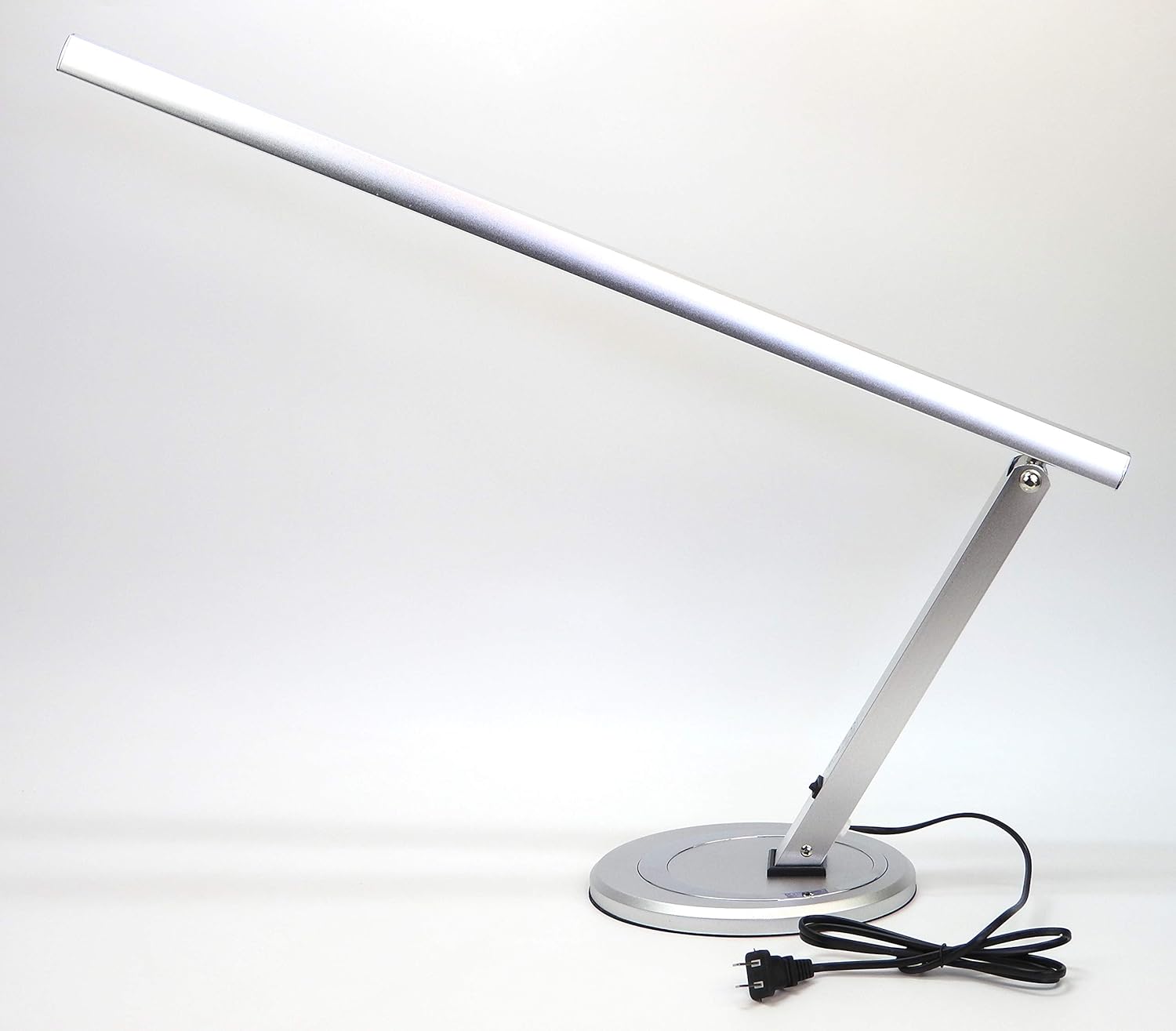 manicure table with adjustable lamp
