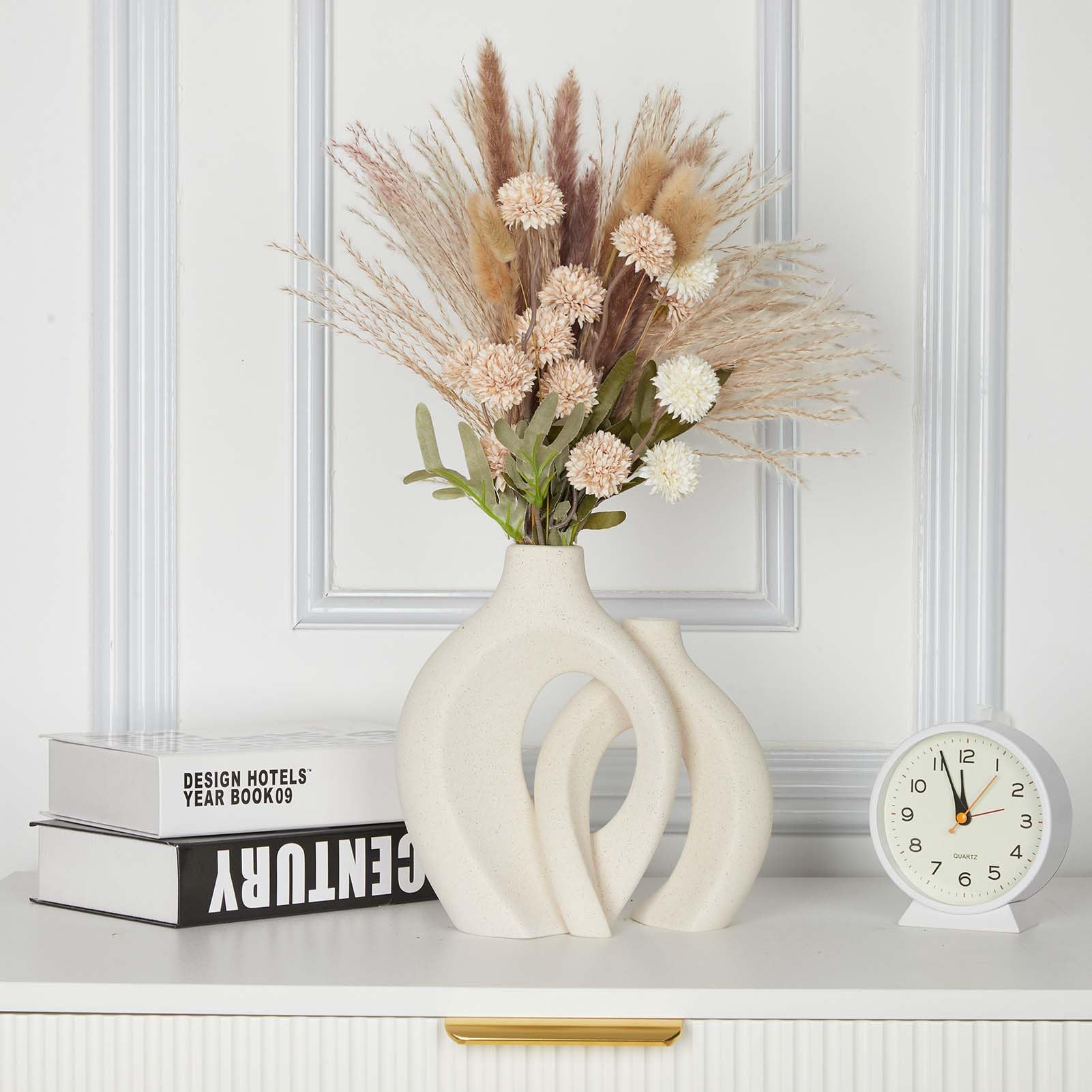 maozyiltle Ceramic Hug Flower Vase, Modern Indoor Decorative Vases, Bedroom Decorations Indoor Decorative Vase Elegant Desk Decorations (white)