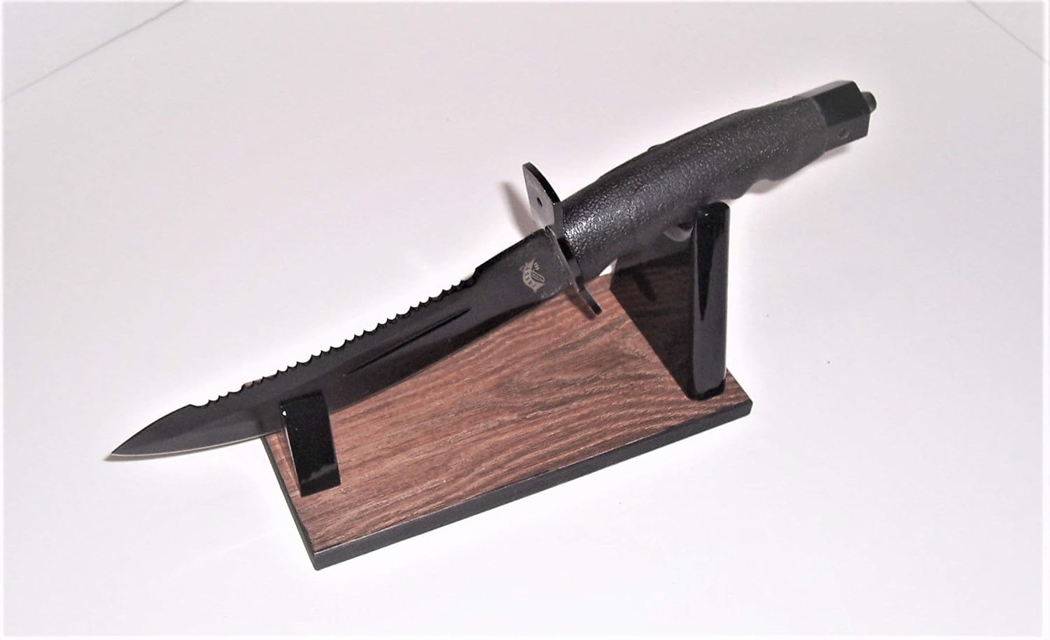 Large Fixed Blade Knife Display Stand. "Red Oak" Satin