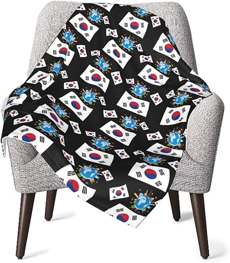 Amazon Co Jp 韓国国旗と地球毛布 ひざ掛け ブランケット Blanket ハーフケット 暖かい ブランケット 赤ちゃん ベビータオルケット キャラクター 毛布 お昼寝 あったか ポリエステル100 大判 軽い 暖かい柔らかい 子供 キッズ用 通気性 保温性 出産祝い 76x101cm