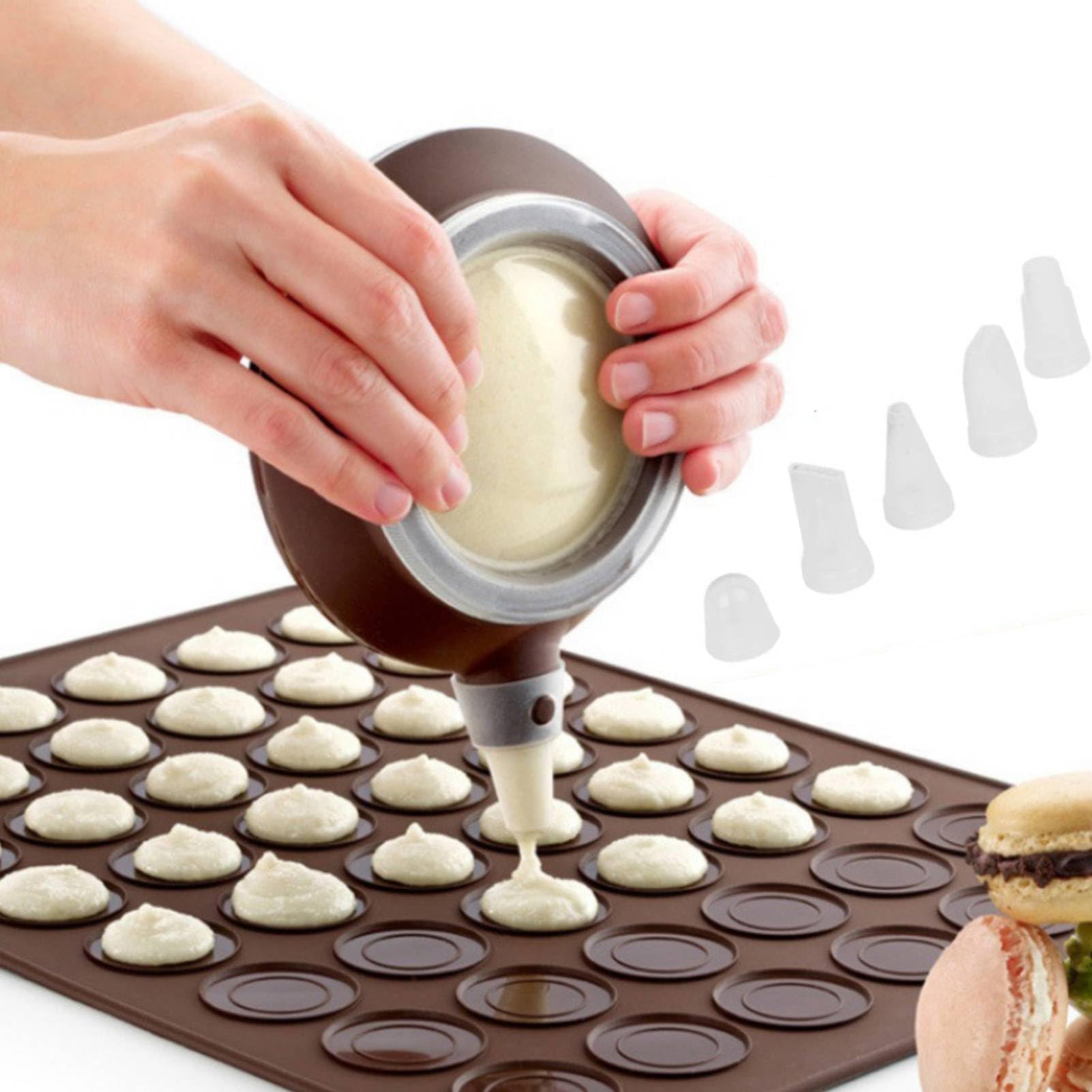 Agatige Macarons Silicone Baking Mold Pot, Macaron Kit Pastry Baking and Decorating Piping Pot with 4pcs Nozzles for Macaron, Cupcake