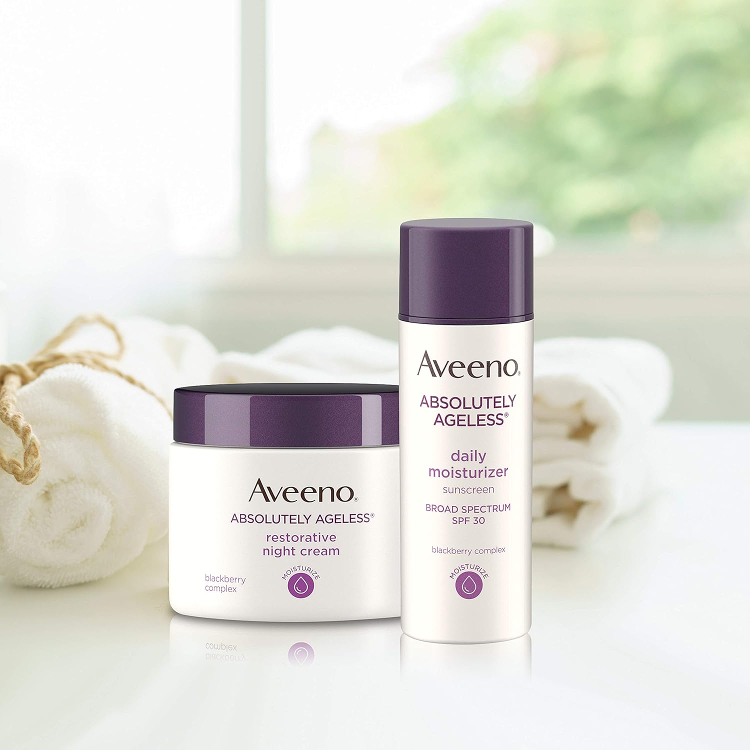 Aveeno Absolutely Ageless Anti-Wrinkle Facial Moisturizer with SPF 30 Sunscreen, Antioxidant-Rich Blackberry Complex, Vitamins C & E, Non-Comedogenic & Oil-Free Moisturizer, 1.7 fl. oz: Beauty