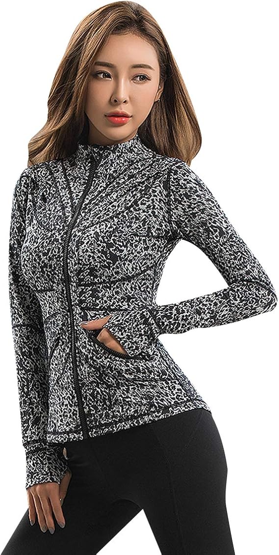 coat with thumb holes