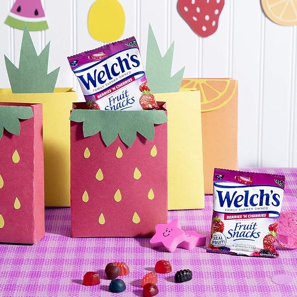 WELCH’S FRUIT SNACKS, BERRIES ‘N CHERRIES, INDIVIDUAL SINGLE SERVE BAGS, 0.8 OZ (PACK OF 40)