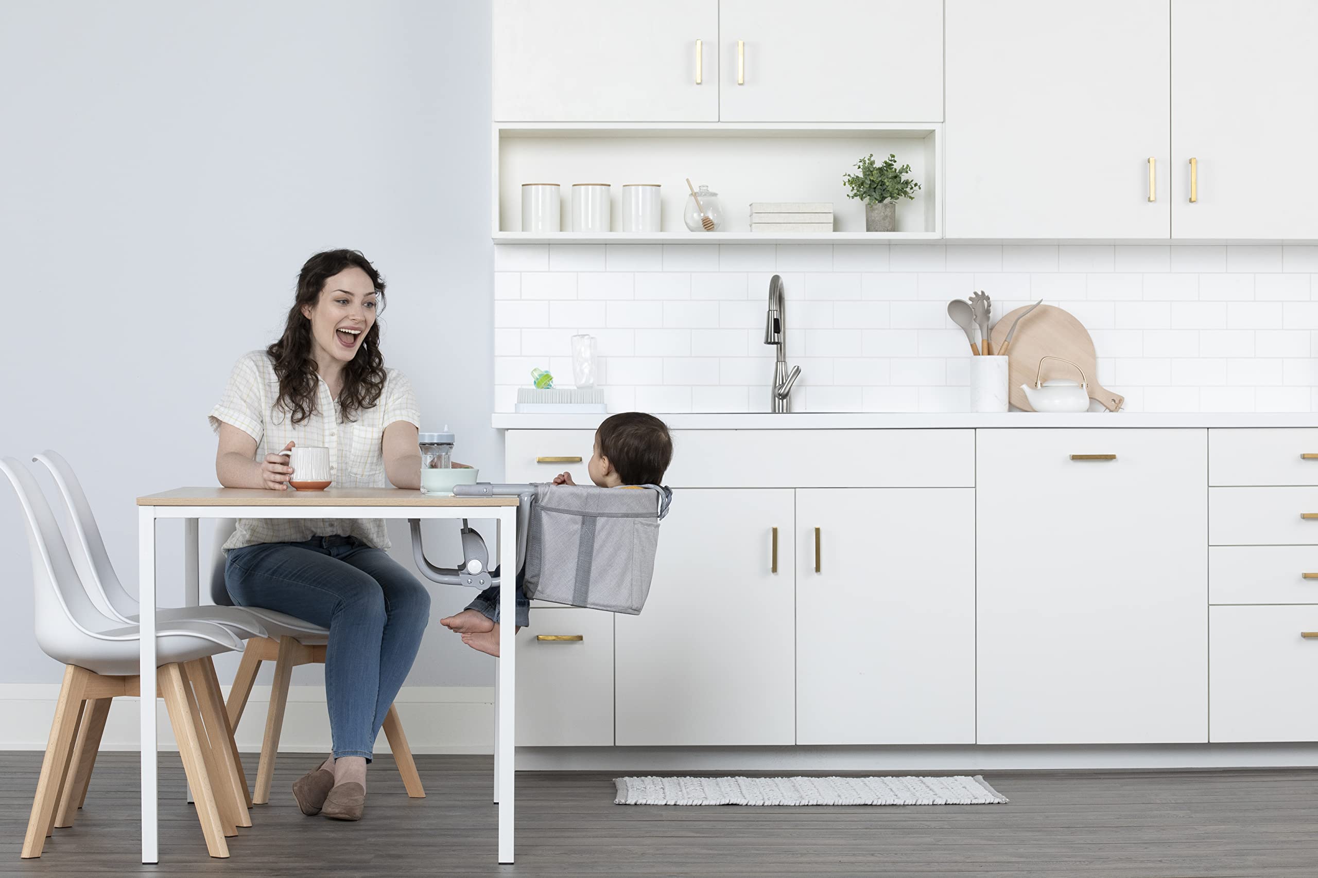 Regalo Easy Diner Hook-On High Chair, Award Winning Brand, Includes Storage Pocket, Rubber Bumpers to Protect Surfaces, and Fast Compact Foldable Design for Home and Travel Use