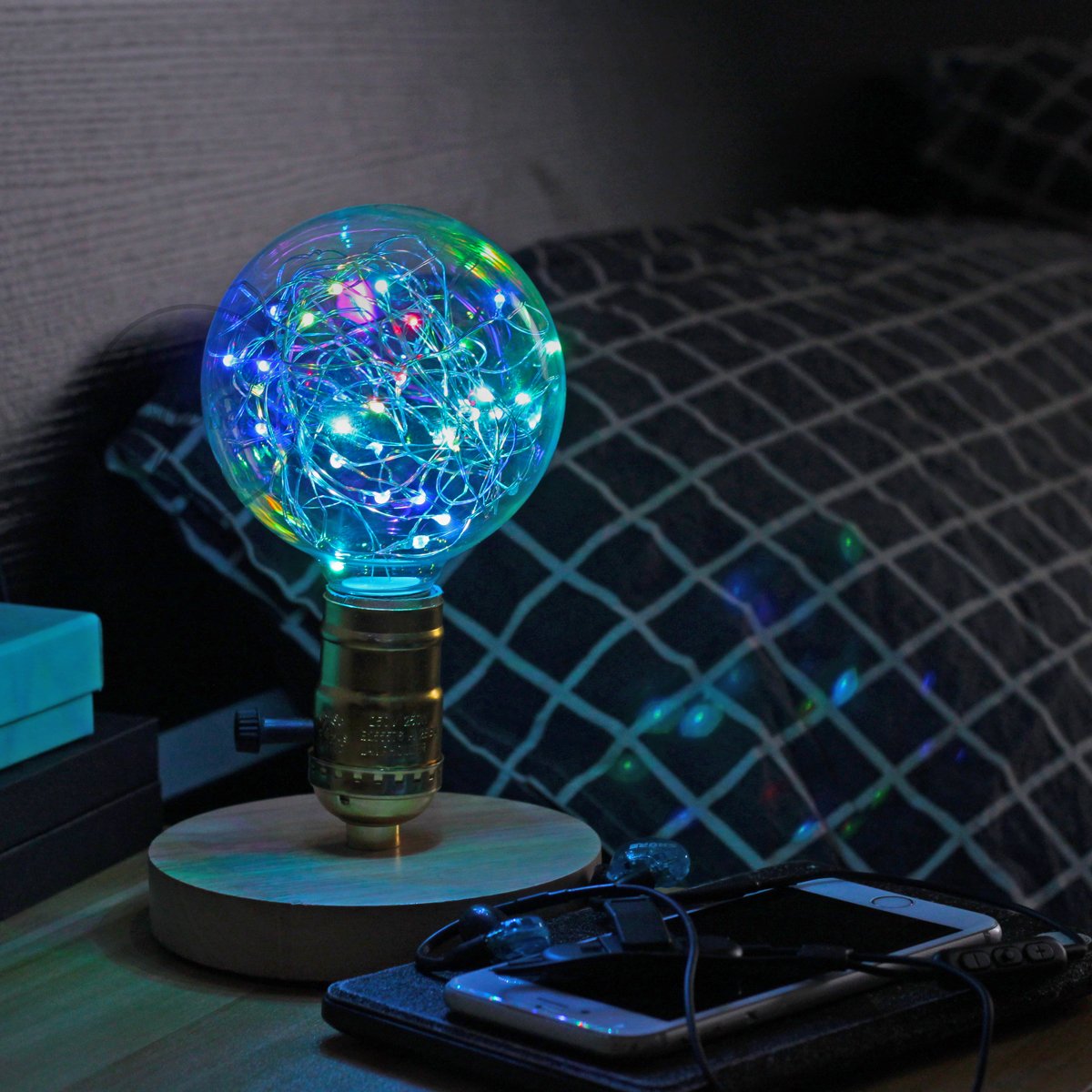 Judy Lighting - G95 LED Edison Flickering Bulb E26 Decorative Twinkling Starry Glass String Light Bulb Colorful Flashing Globe Sparkle Fairy Light, Romantic Festive Holiday Decoration