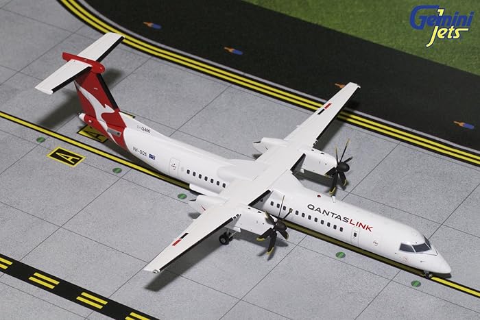 Gemini200 QantasLink Dash 8 Q400 VH-QOA 1:200 Scale Diecast Model Airplane, White