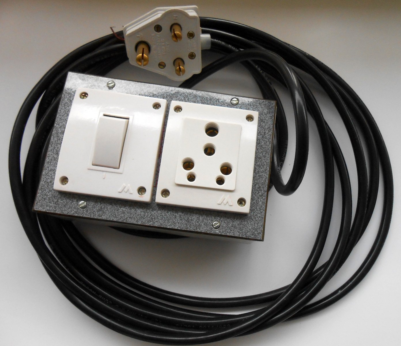 privilege 16 A 1 Socket with 1 Switch Grounded and 10 m Power Extension