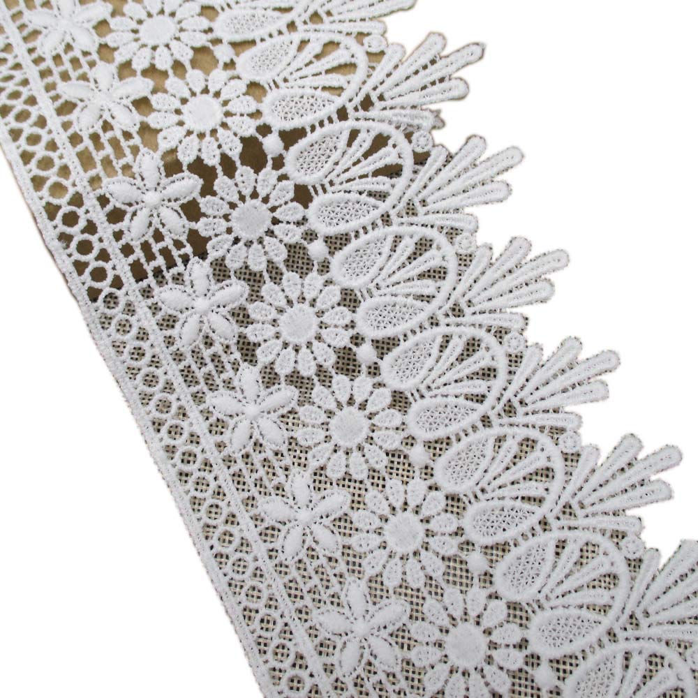 Best White Eyelet Table Runner