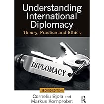 Amazon Com Understanding International Diplomacy 9781138717343 Bjola Corneliu Kornprobst Markus Books