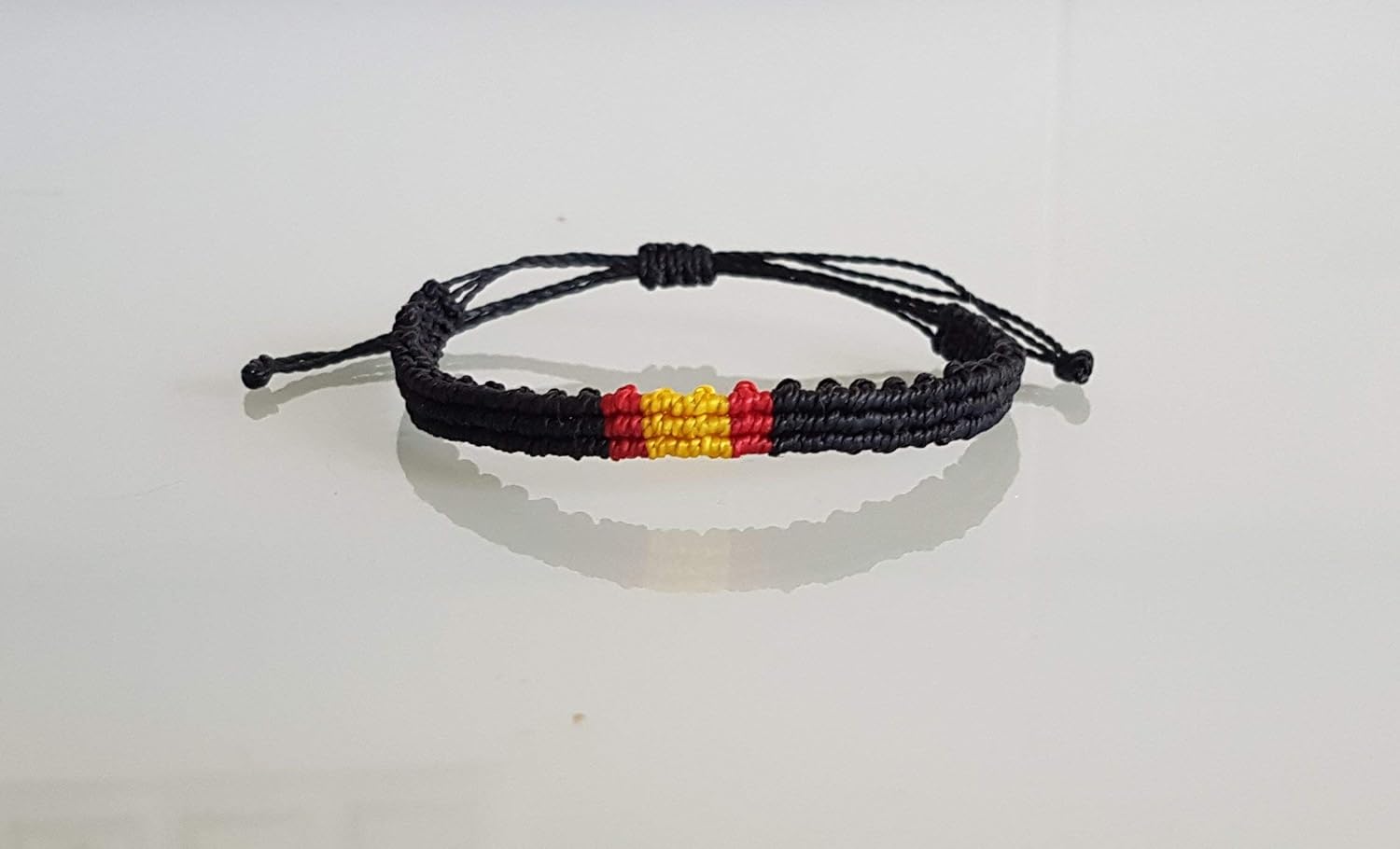 PULSERA de MACRAME Bandera España Central NEGRA: Amazon.es: Handmade