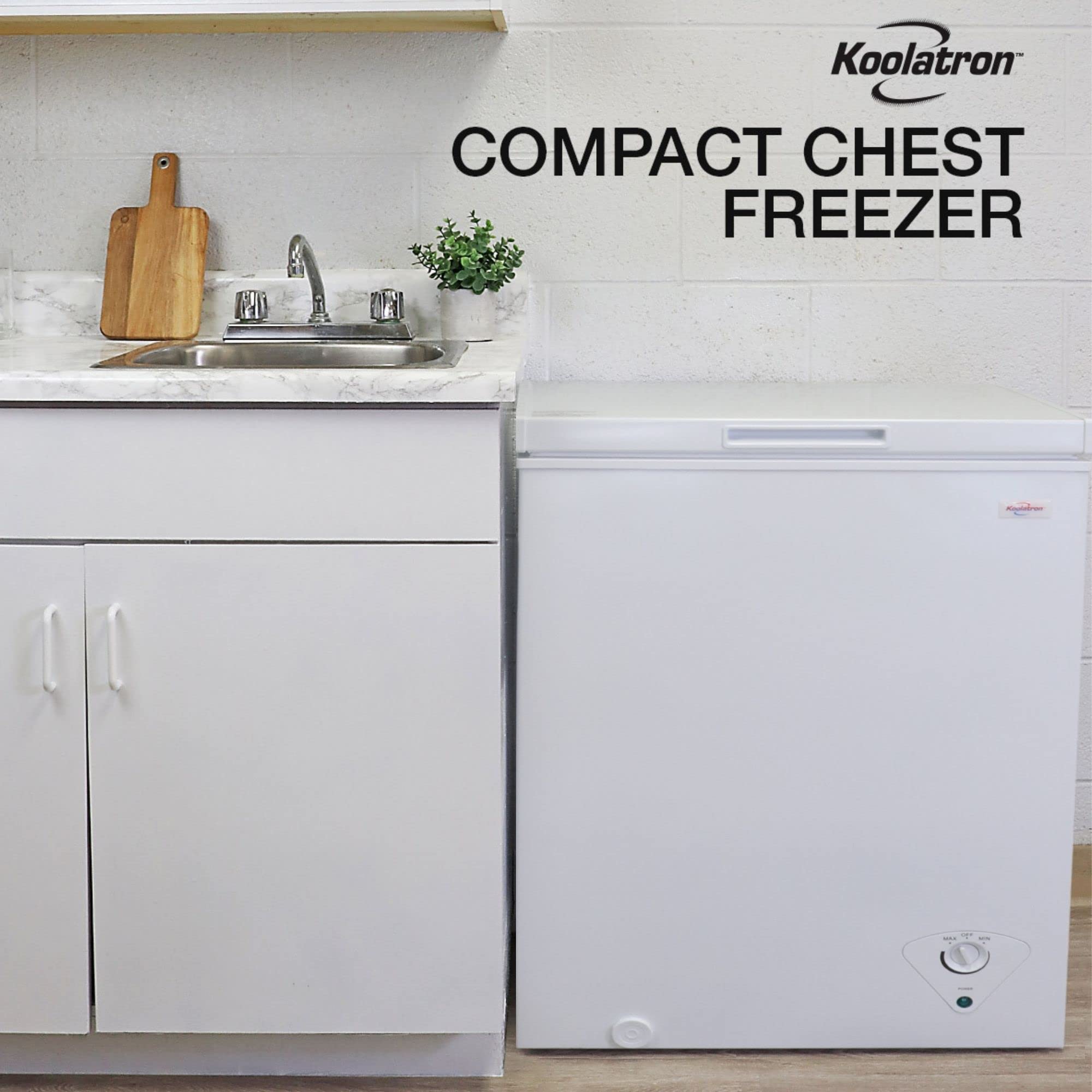 Koolatron Deep Freezer - Chest Freezer, 1 Wire Basket, Garage Ready, Meat Storage, Front Drain, Congelador For Home, Apartment, Basement, Dorm, Cottage, Manual Defrost, Stand Up, 5.0 Cubic Feet, White