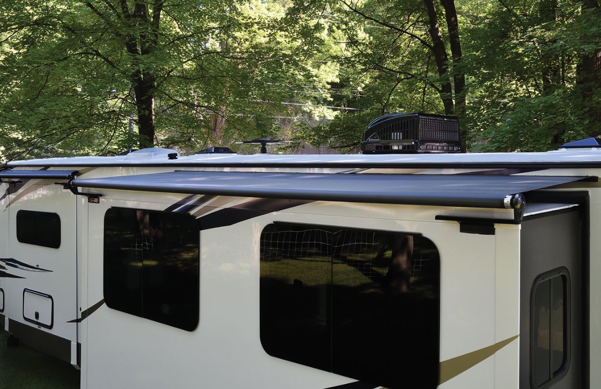 thumbnail image 2 of RV Omni-Directional Amplified TV/AM/FM Antenna With Distribution Plate - Roof Mount, Wing Style (White) 2 of 11