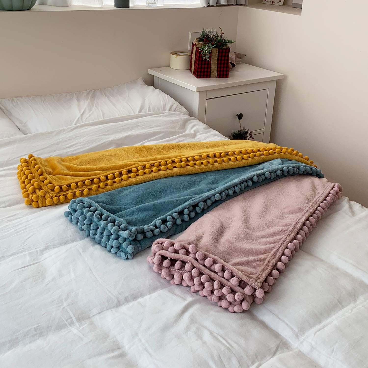 LOMAO Flannel Blanket with Pompom Fringe Lightweight Cozy Bed Blanket Soft Throw Blanket fit Couch Sofa Suitable for All Season (51x63) (Mustard Yellow): Kitchen & Dining