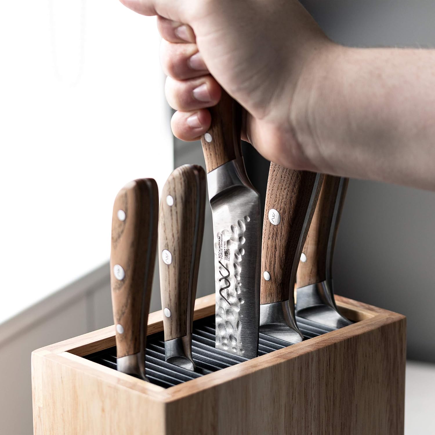 Rockingham Forge Upright Wooden Bamboo Universal Knife Block for up to 20 Knives - Image 5