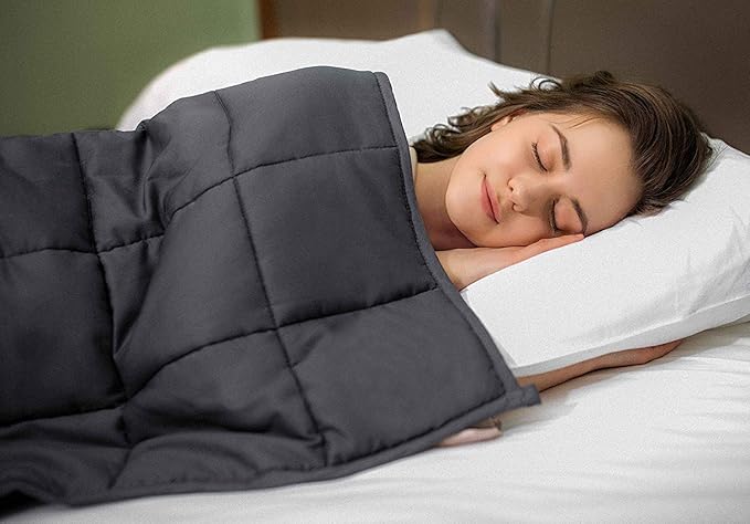 Amazon ウェイトブランケット 加重ブランケット 重力布団 加重毛布 ガラスビーズ付き 深い睡眠 快眠グッズ ストレス解消 快適な睡眠環境をづくる 6 8kg 150 0 Cm 体重45 100kgに適しています ブランケット 毛布 オンライン通販