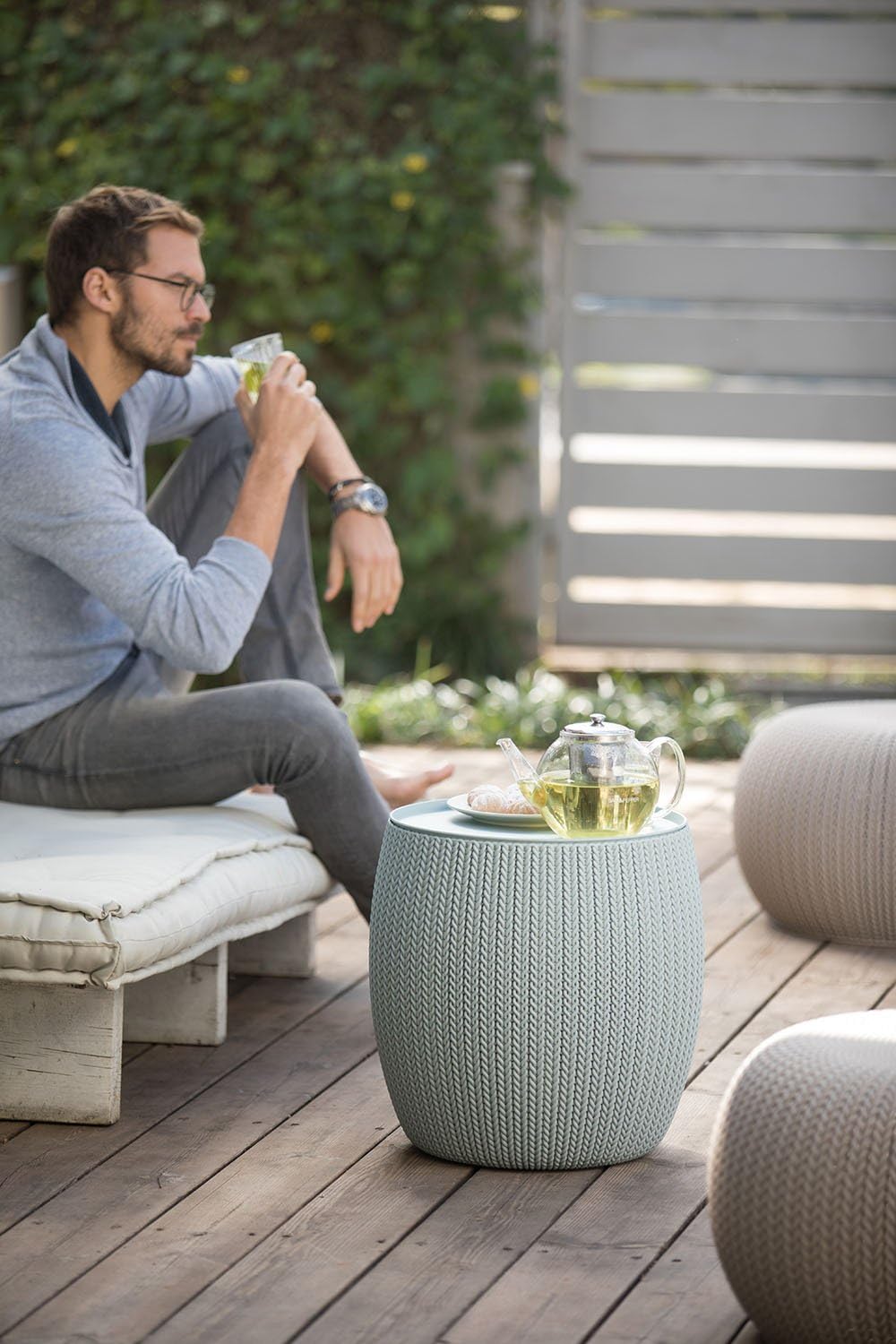 Keter Urban Knit Pouf Ottoman Set of 2 with Storage Table for Patio and Room Décor-Perfect for Balcony, Deck, and Outdoor Seating, Dune/Misty Blue : Garden & Outdoor