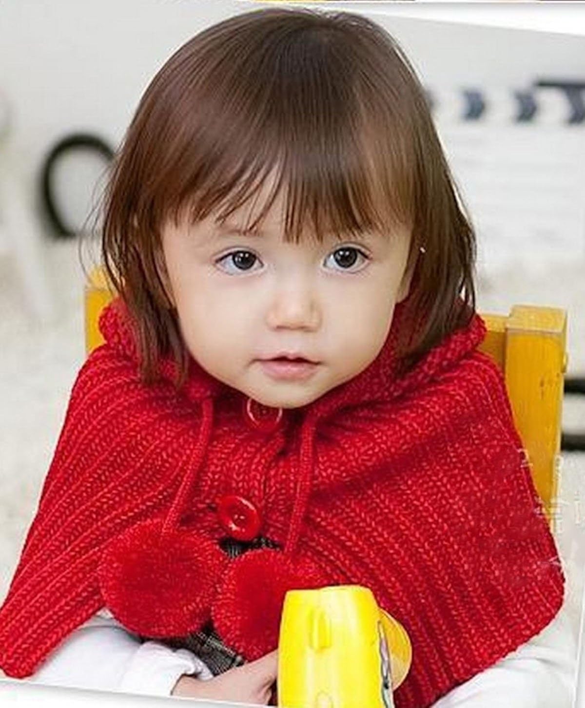 Amazon Co Jp ニット帽 ベビー 赤ちゃん キッズ 用 ケープ ボンボン付き 赤 服 ファッション小物