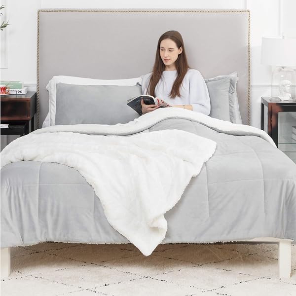 BEDSURE LUXURIOUS MICROMINK SHERPA LIGHT GREY QUEEN COMFORTER SET 3 PIECES – (1 COMFORTER 88X88 AND 2 PILLOWSHAMS), REVERSIBLE DOWN ALTERNATIVE COMFORTER, MACHINE WASHABLE