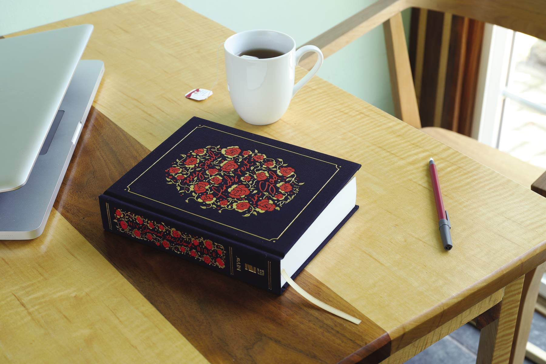 NIV, Journal the Word Bible for Women, Cloth over Board, Navy, Red Letter, Comfort Print: 500+ Prompts to Encourage Journaling and Reflection